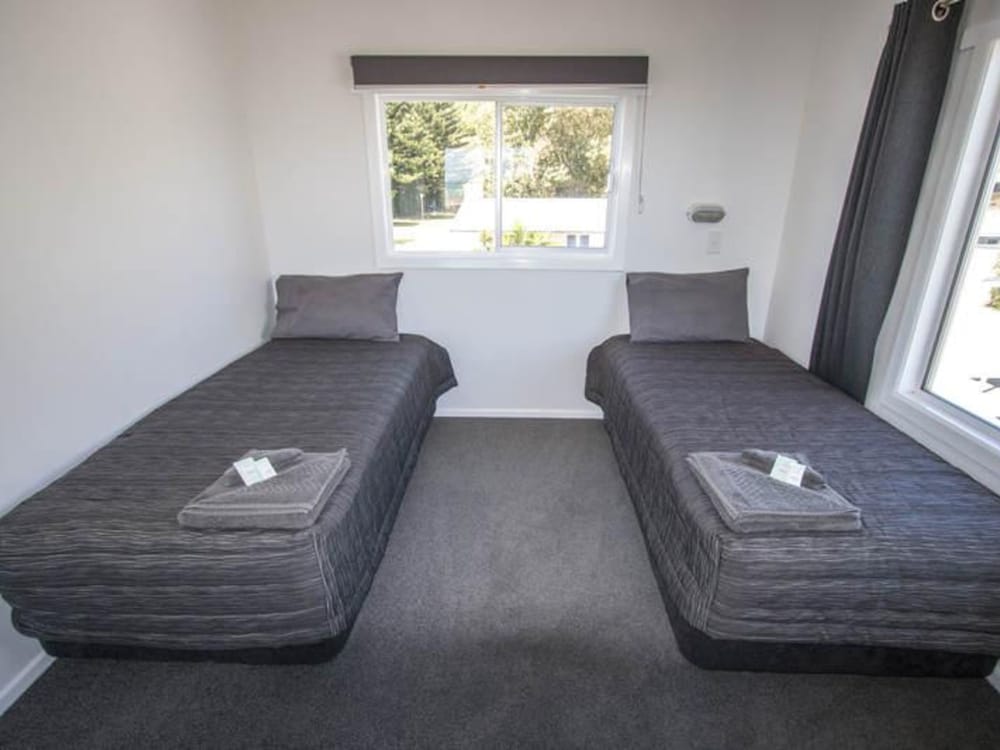 Seaview Motel - Two Bedroom photo 2