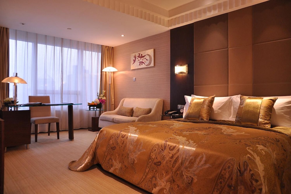 Mooncake Deluxe Room thumbnail 5