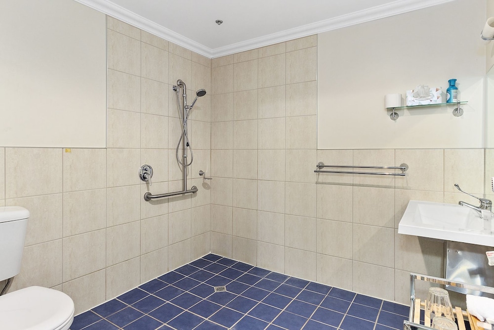 Deluxe Studio Suite, 1 Bedroom, Garden View photo 2