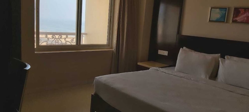 Deluxe Room, Partial Sea View photo 1