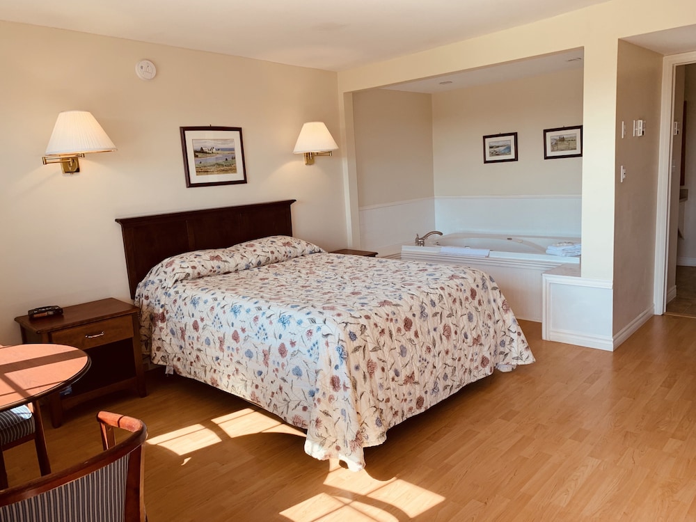 Romantic Room, 1 King Bed, Resort View photo 1