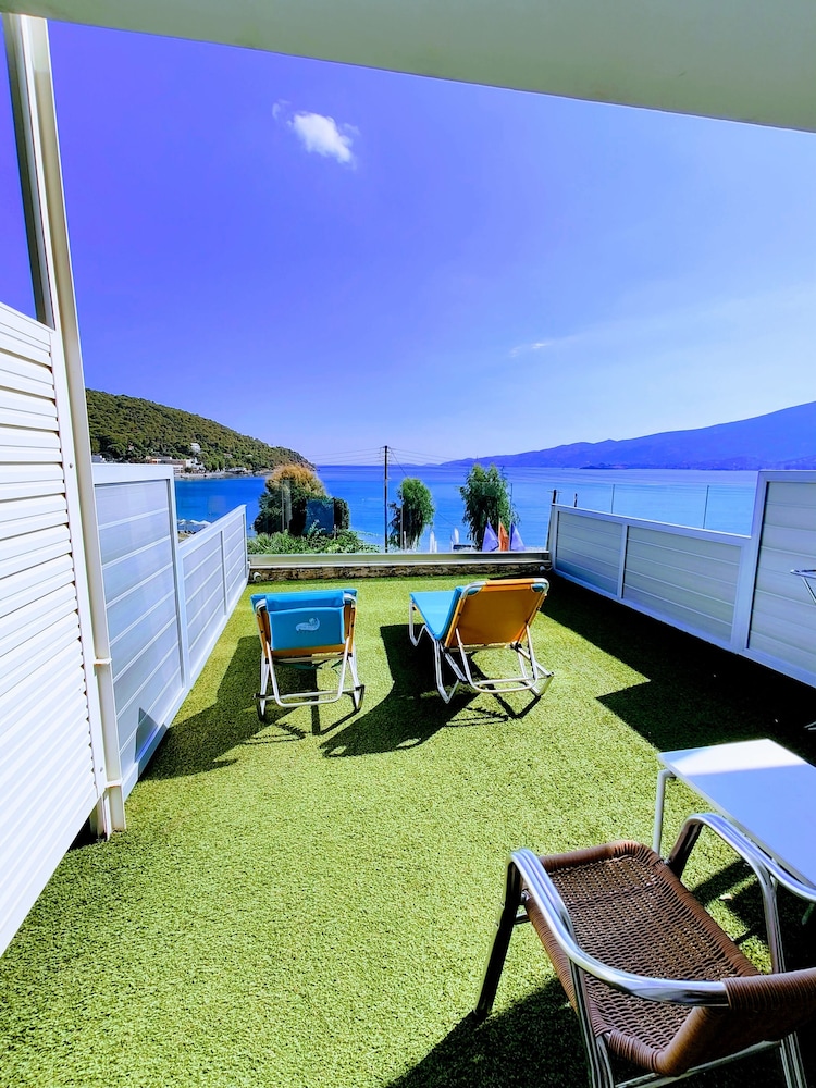 Classic Double or Twin Room, Sea View (with Private Garden) - Photo 5