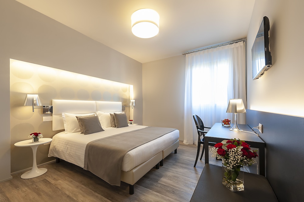 Superior Double or Twin Room - Photo 1