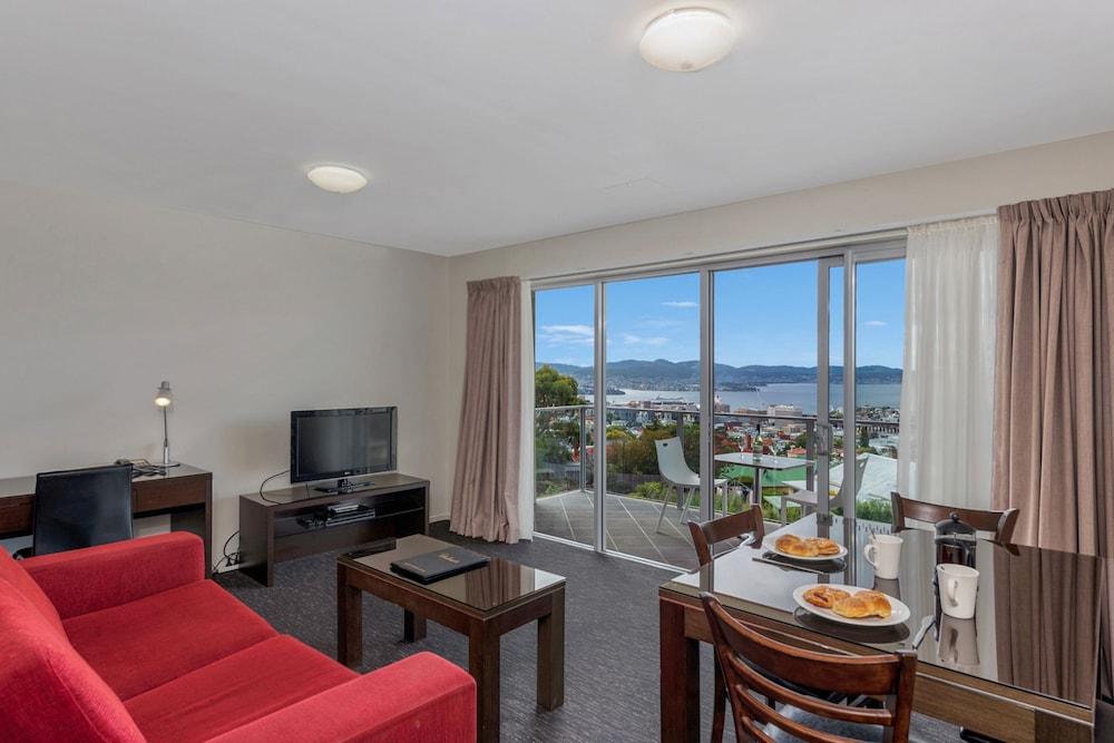 Standard One Bedroom Apartment - Harbour View - Photo 5