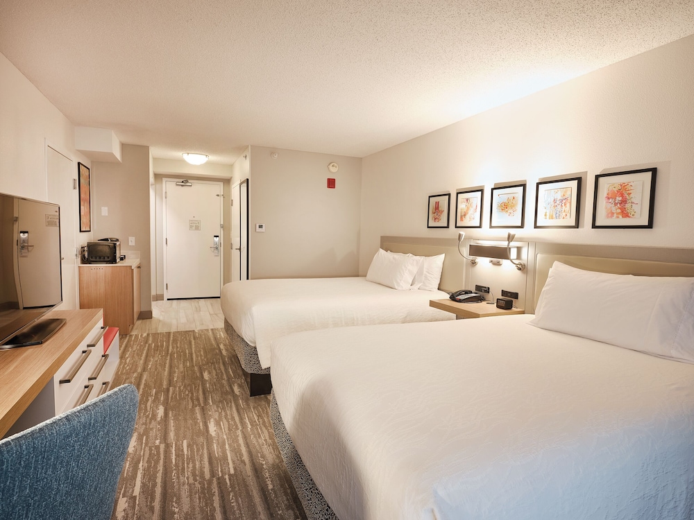 Family Room, 2 Queen Beds - Photo 2