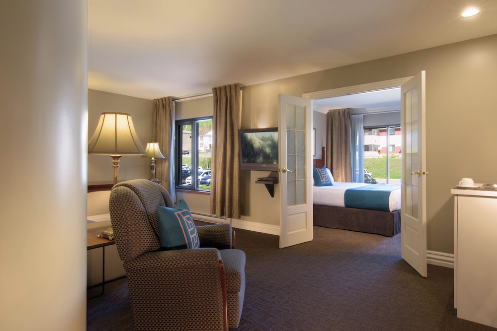 Luxury Double Room, 1 King Bed with Sofa bed, Jetted Tub photo 1