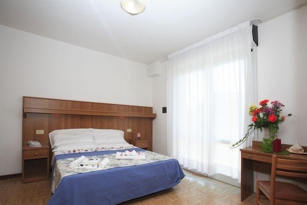 Family Quadruple Room, Multiple Beds - Photo 3