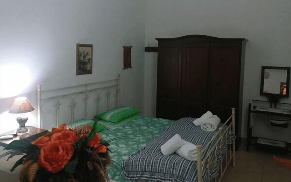 Double Room, 1 Queen Bed with Sofa bed (Vite) photo 1