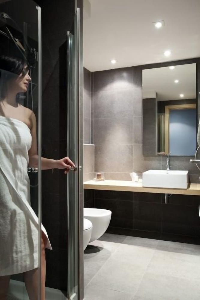 Double Or Twin Room - Photo 2