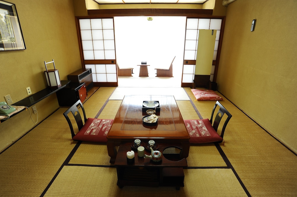 Economy Twin Room