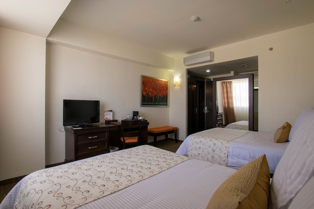 Junior Double Room, 2 Bedrooms, City View - Photo 3