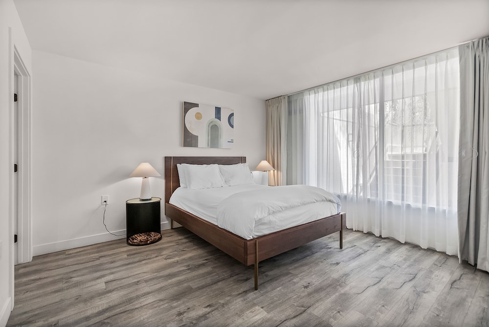 Room - Photo 1