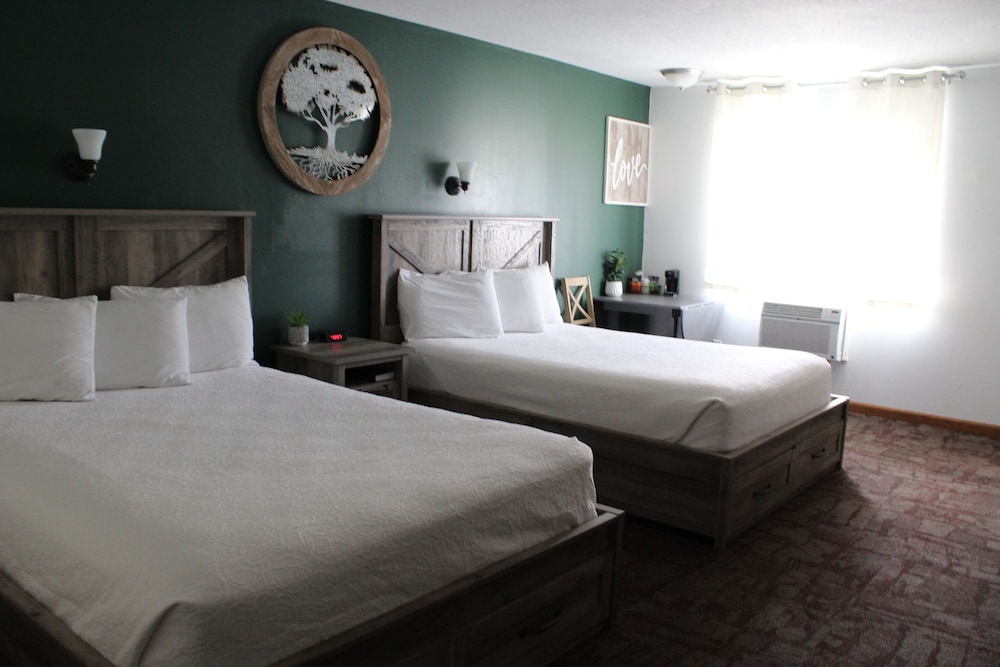 Standard Double Room, 2 Queen Beds photo 3
