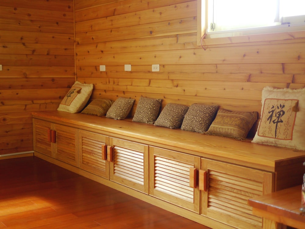 Family Room photo 3