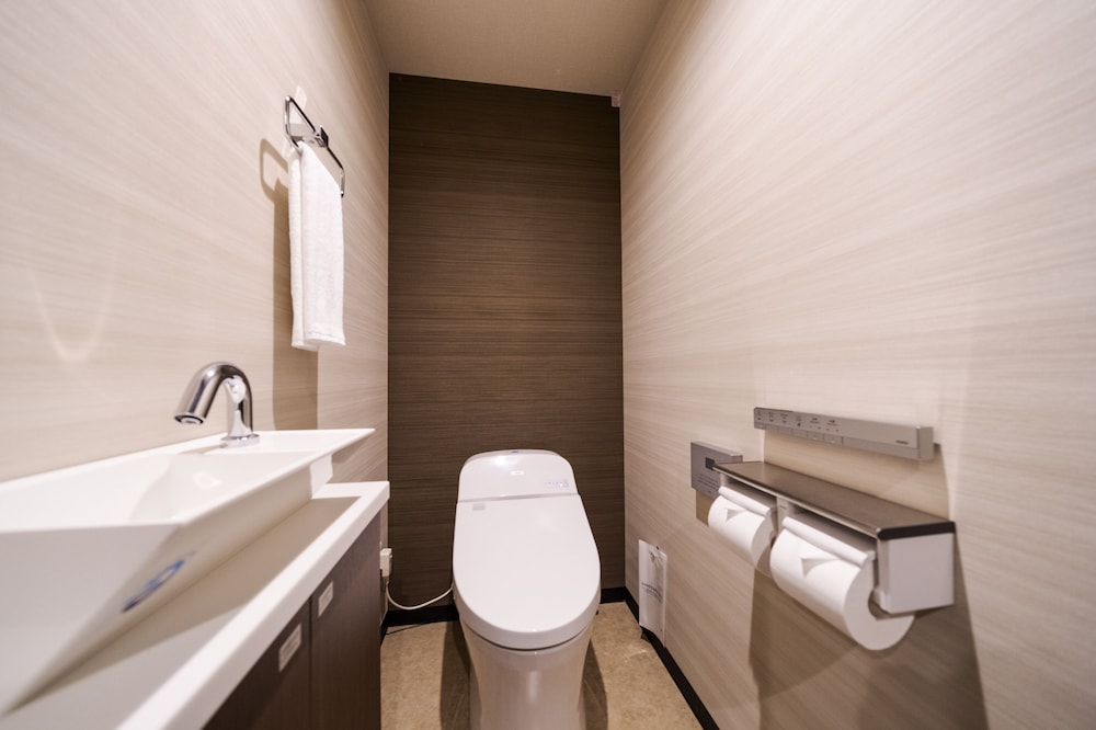 Standard Room, Multiple Beds, Non Smoking, Refrigerator (Larger Room) photo 3