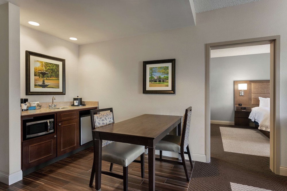 Suite, 1 King Bed, Accessible (Hearing) - Photo 2