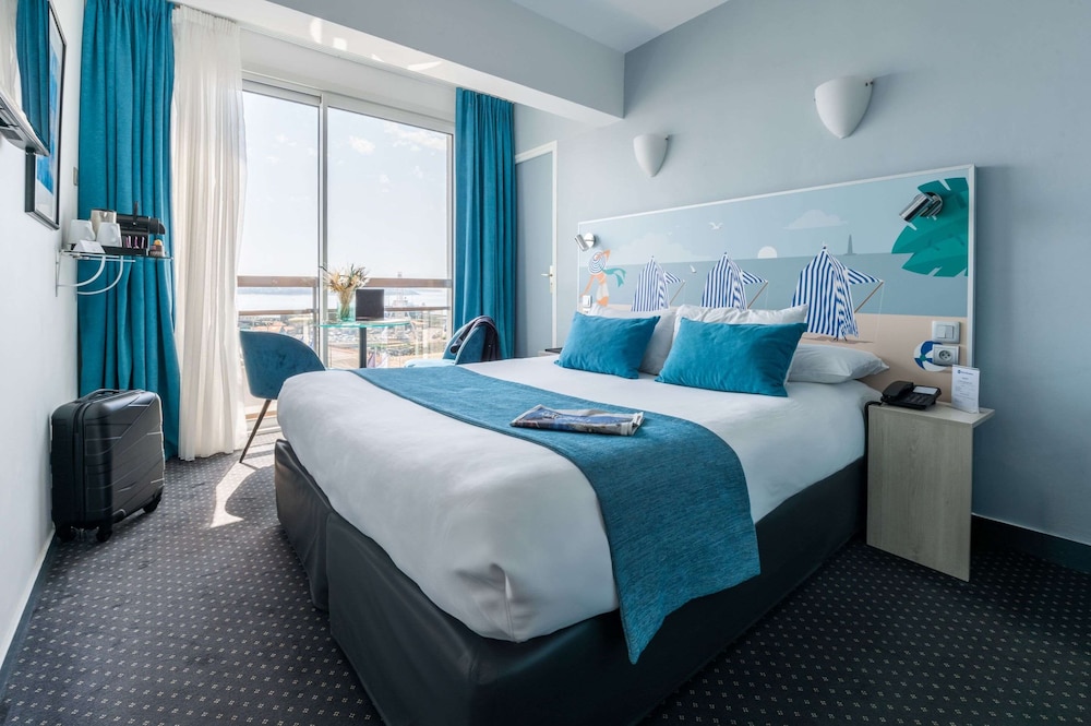 Superior Room, 1 Queen Bed, Non Smoking - Photo 1