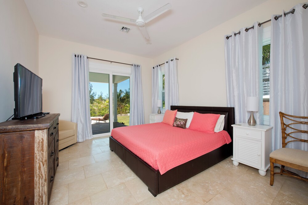Villa photo 3