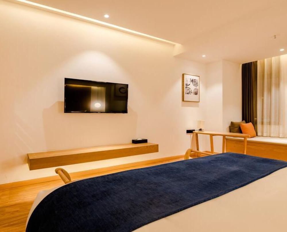 Signature Double Room (Mainland Chinese Citizen Only) photo 3