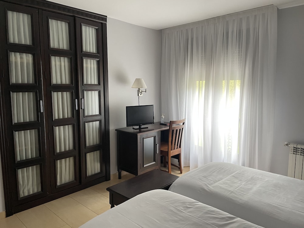 Double Or Twin Room photo 3