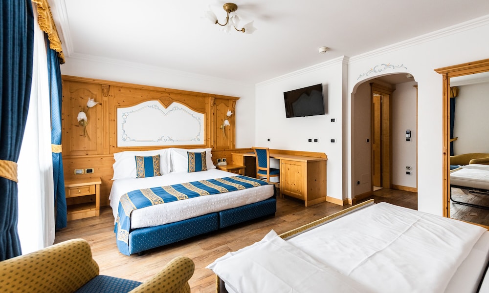 Classic Quadruple Room photo 3