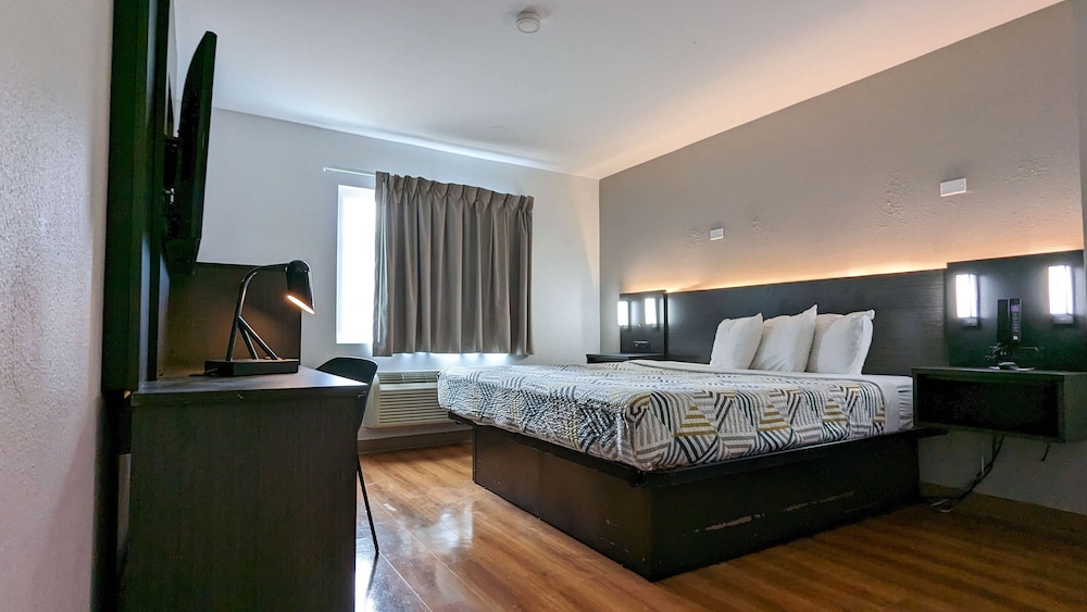 Premium Room, 1 Queen Bed, Accessible, Non Smoking