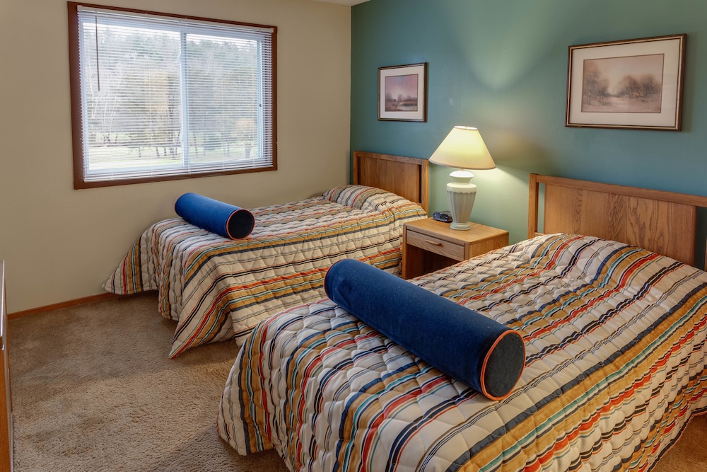 Basic Chalet, 2 Bedrooms photo 3