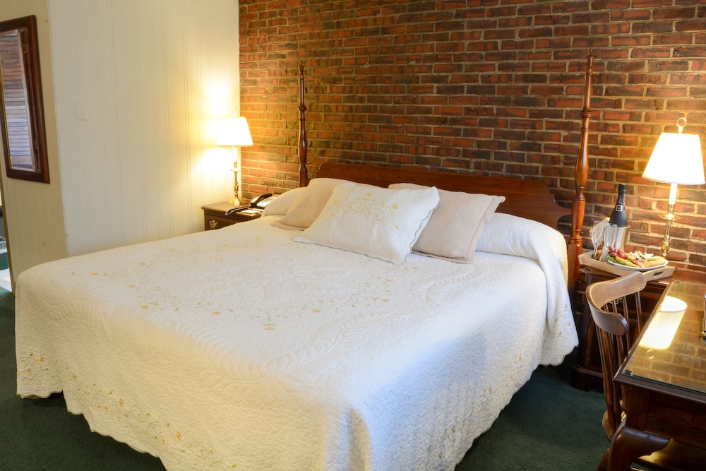 Standard Room, 1 King Bed - Photo 3