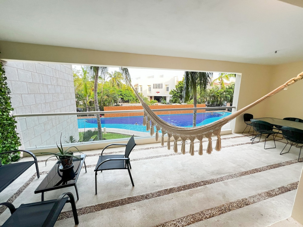 Family Apartment, 2 Bedrooms, Pool View, Poolside photo 3