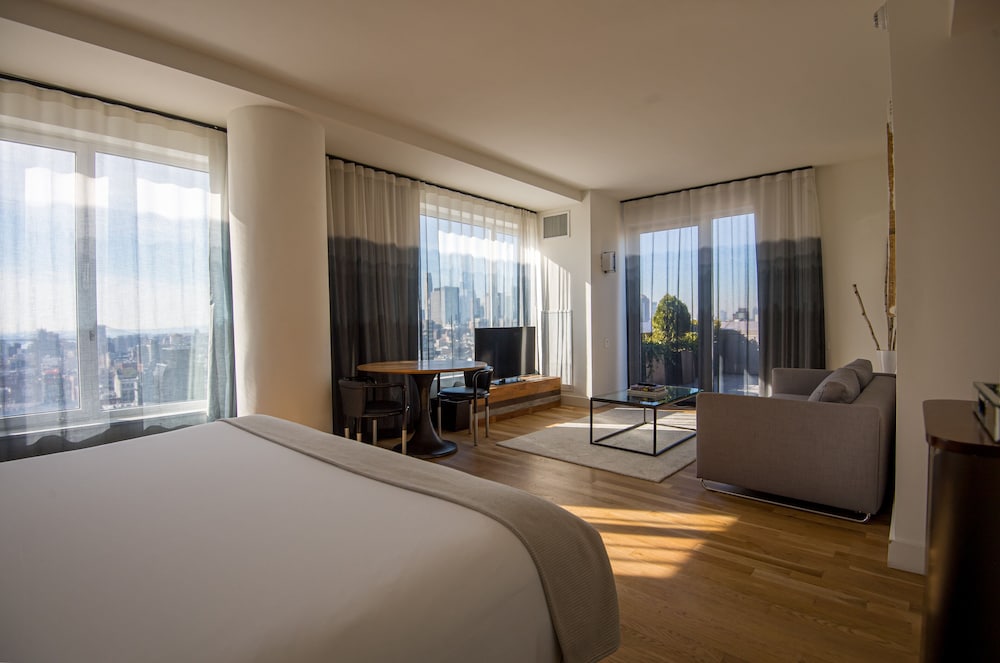 Suite, 1 King Bed, Tower (Freedom Tower View)