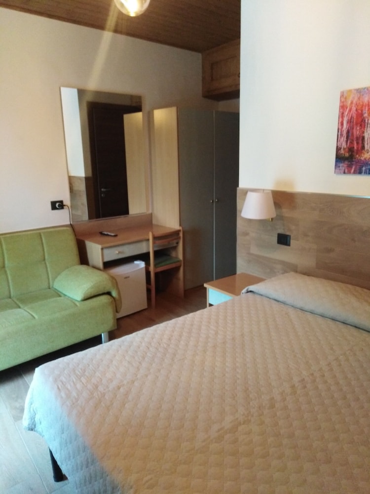 Triple Room photo 2