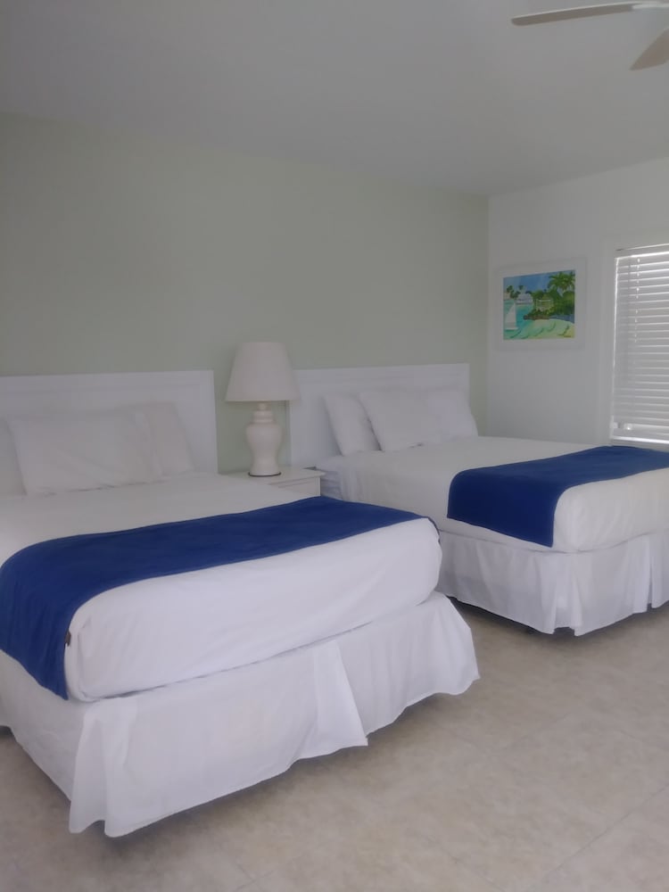 Premium Double Room, 2 Double Beds, Lanai (Kitchenette) photo 3