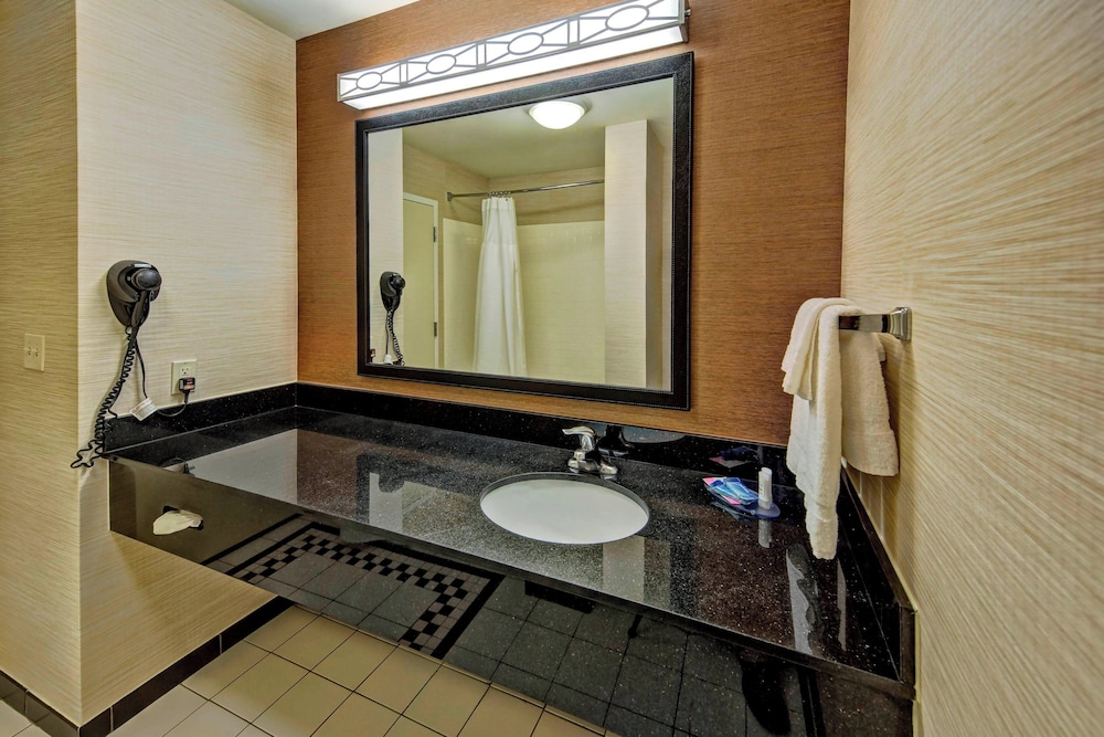 Executive Suite, 1 King Bed with Sofa bed (Hearing Accessible) photo 2