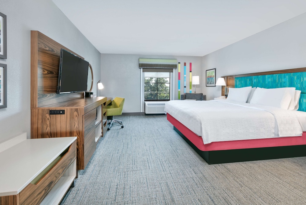 Room, 1 King Bed, Beach View - Photo 2