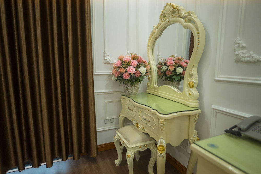 Deluxe Double with Balcony - Photo 6