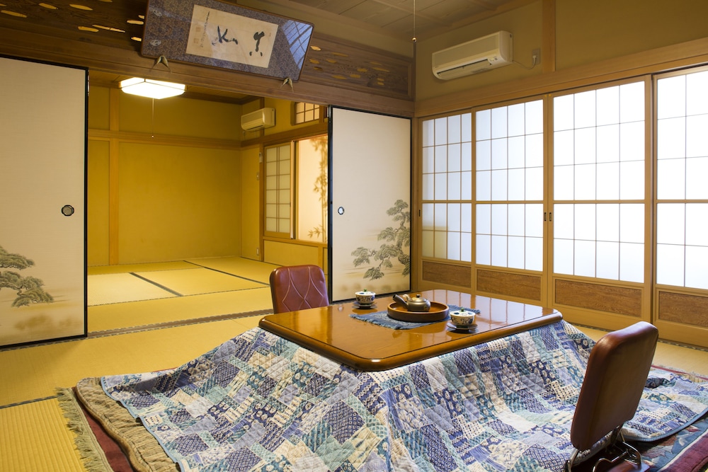 Traditional Room, Non Smoking, Shared Bathroom (Check In Until 18:00)