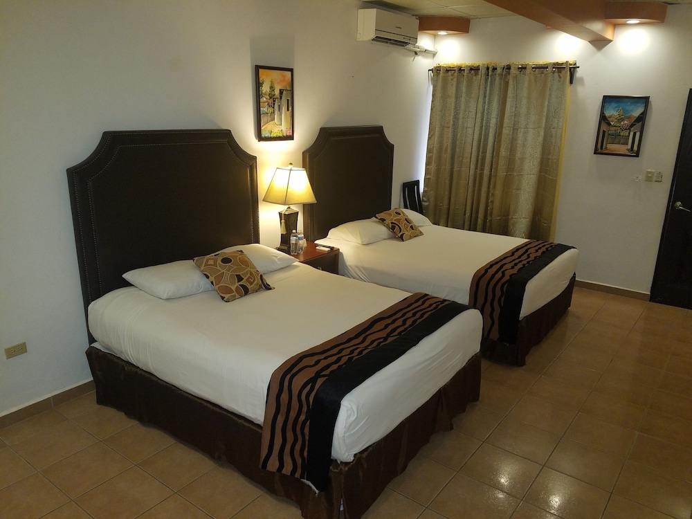 Comfort Double Room Single Use, 2 Queen Beds, Resort View photo 1