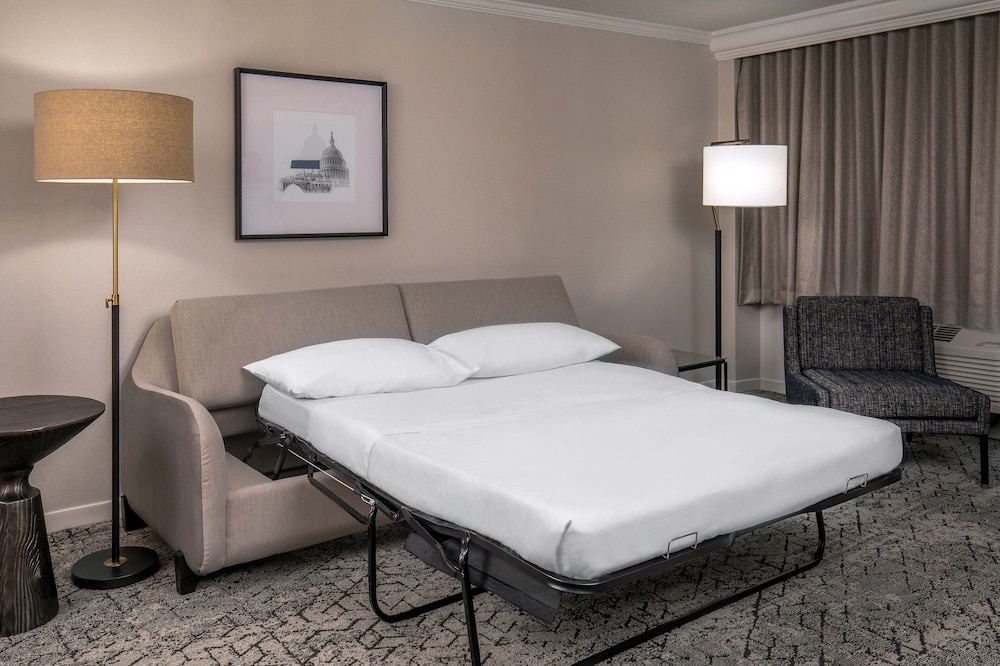 Suite, 2 Double Beds - Photo 4