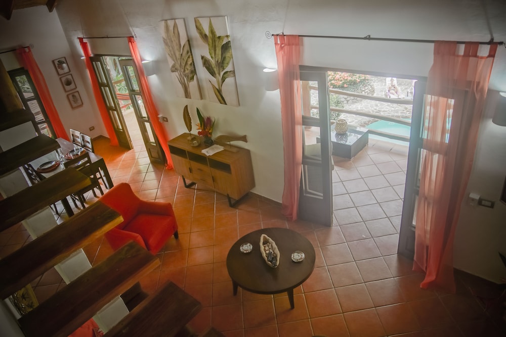 House, 3 Bedrooms, Balcony, Pool View photo 3