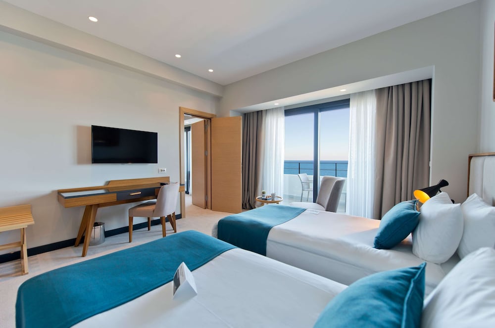 Family Room, Multiple Beds, Non Smoking, Sea View