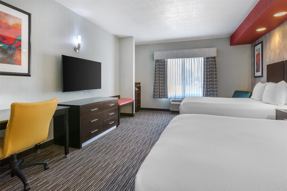 Standard Room, 2 Queen Beds, Accessible, Bathtub photo 3