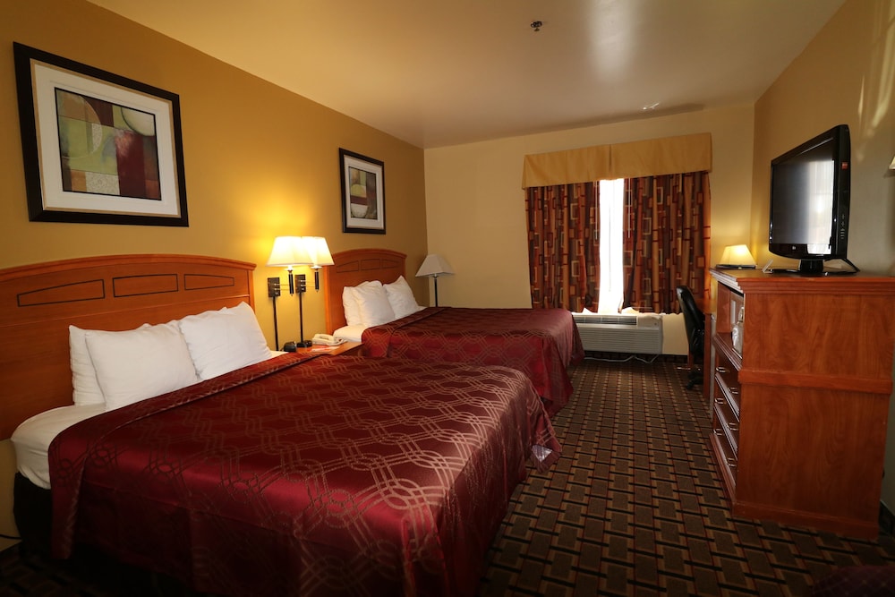 Standard Room, 1 King Bed, Non Smoking - Photo 1