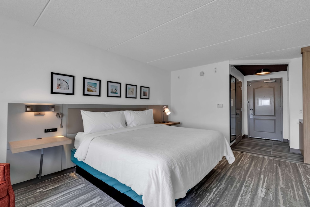 Room, 1 King Bed (Oversized) - Photo 3