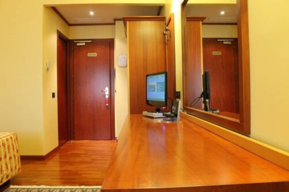 Standard Double Room - Photo 2