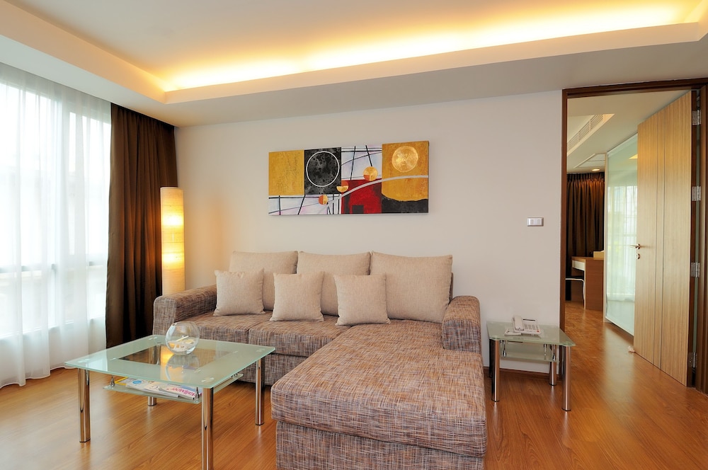 Suite, 2 Bedrooms photo 2