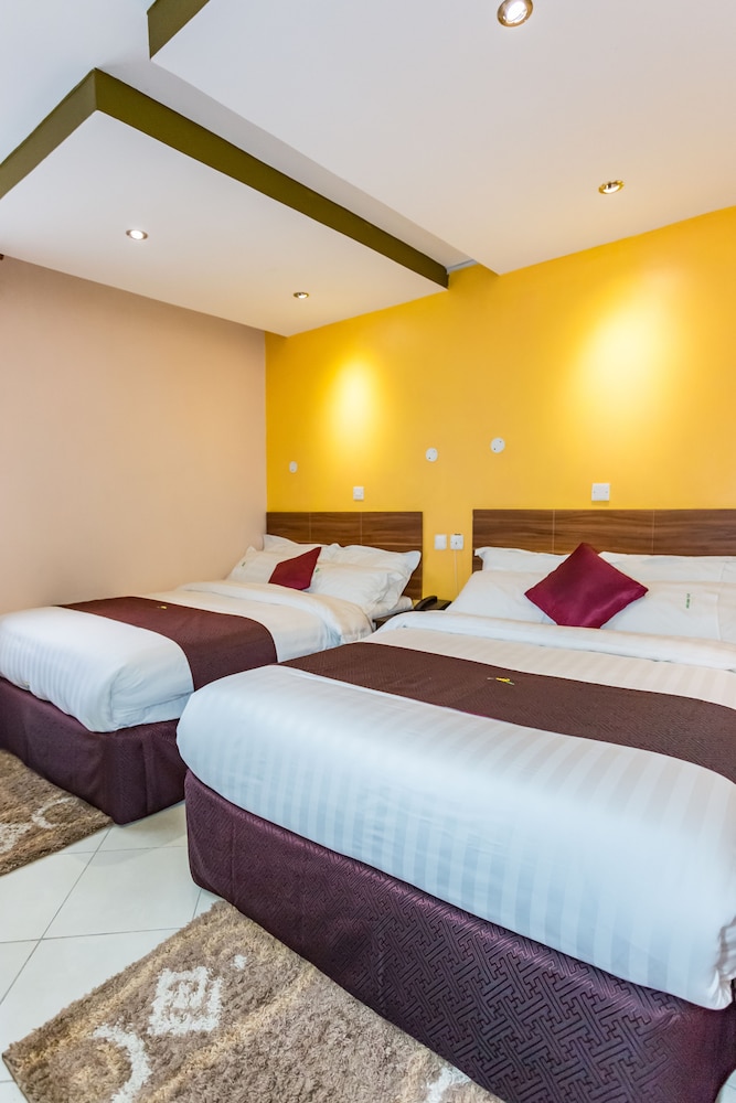 Executive Twin Room, City View