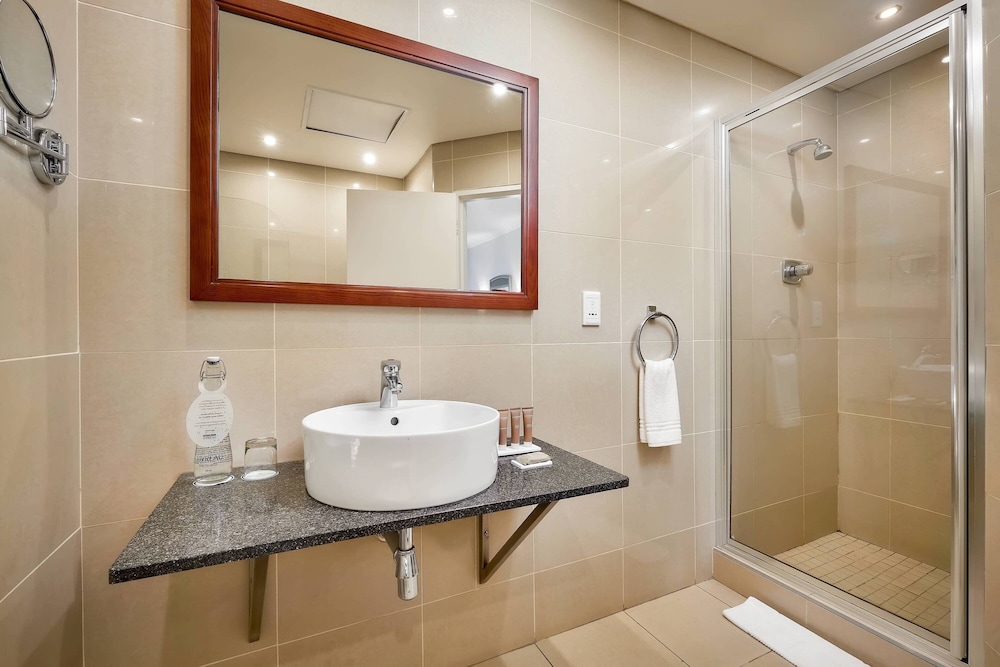 Executive Room, 1 Queen Bed - Photo 6