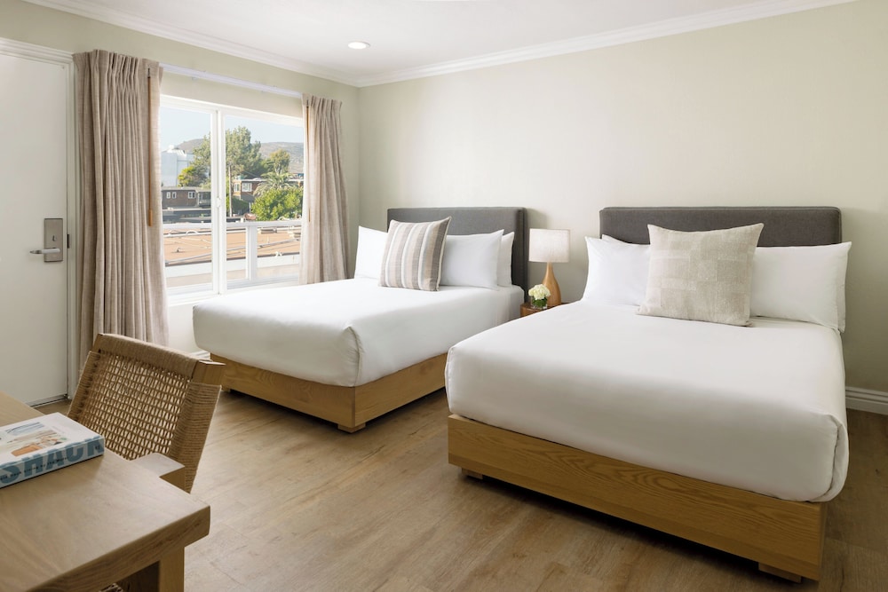 Partial Ocean View Two Double Beds with Balcony - Photo 2