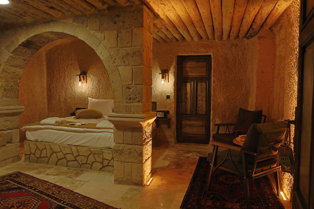 Deluxe Room - Photo 4