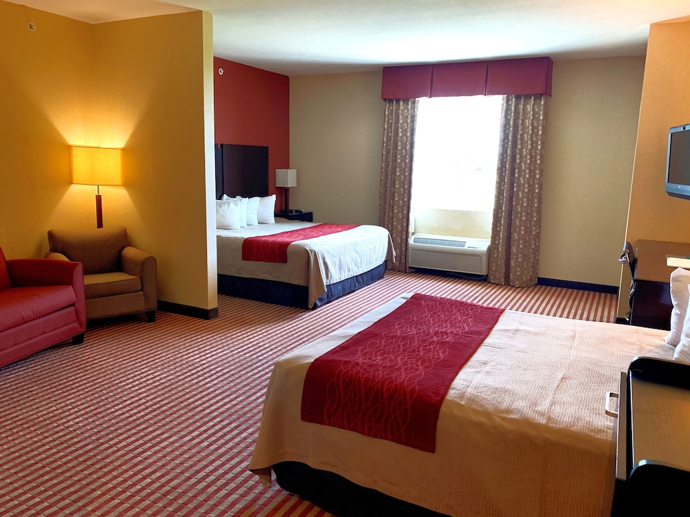 Executive Suite, 2 Queen Beds, Non Smoking photo 2